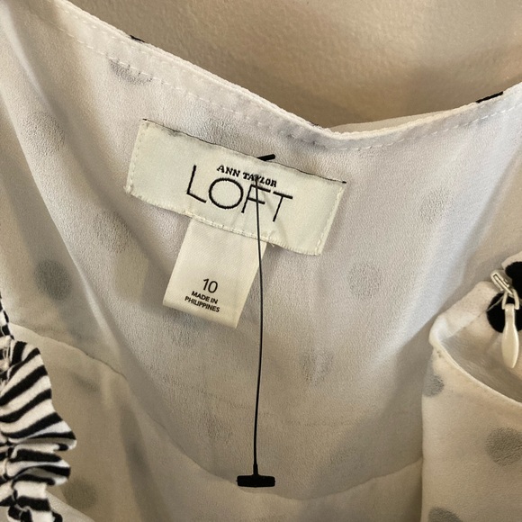 $8🖤Bundled Ann Taylor Loft Dressy Tank - Picture 3 of 4
